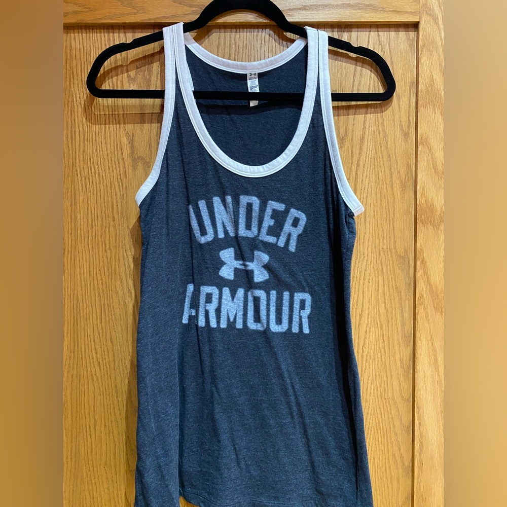 Under Armour Women’s charcoal gray, size medium, heatgear tank top.